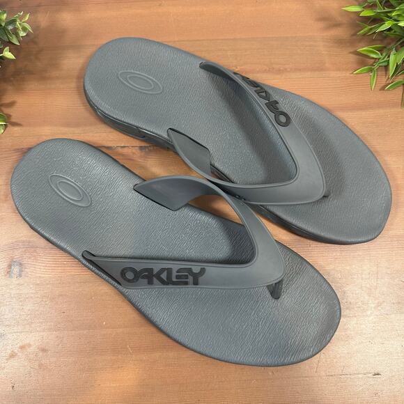 Oakley Men's B1B Flip Flop Grey Sandals Size 11 - Picture 1 of 7